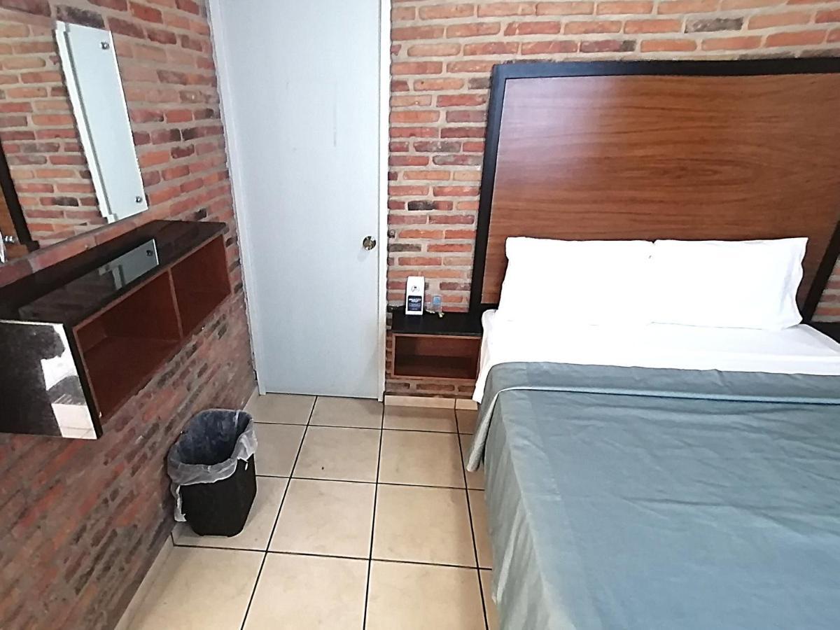 Hotel Hcm Guadalajara Eksteriør billede